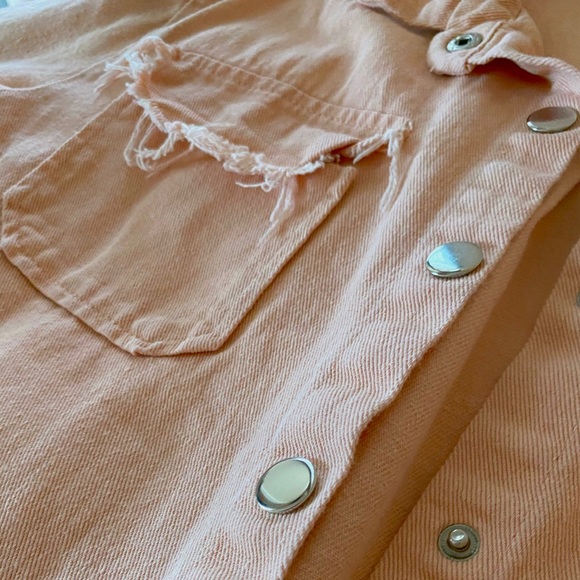 ✨SALE✨ NWOT Pink Denim Button Up - Picture 3 of 4